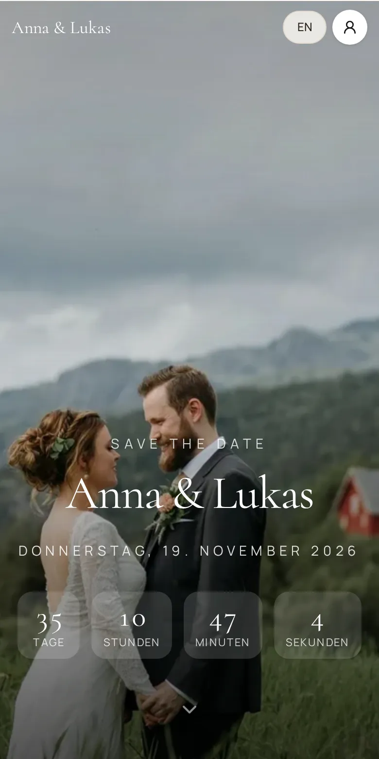 Save-the-Date-Seite auf dem Handy mit Titelbild, Namen und Datum